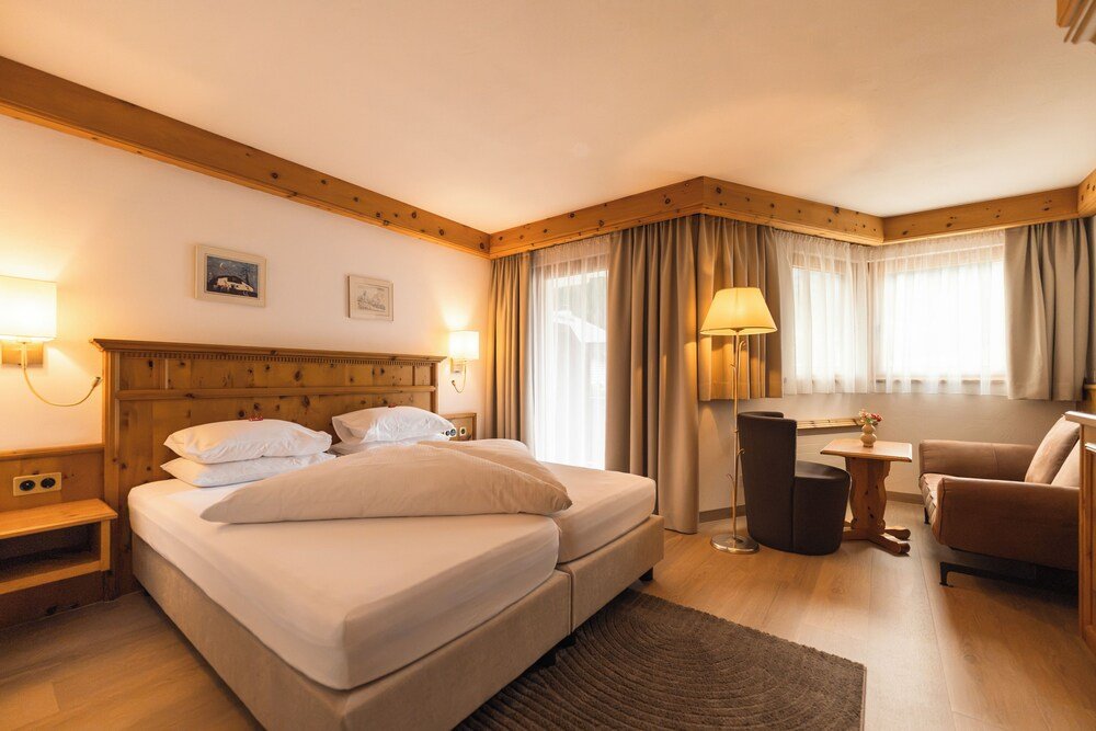 Habitación con cama doble en Chalet Silvretta Hotel & Spa
