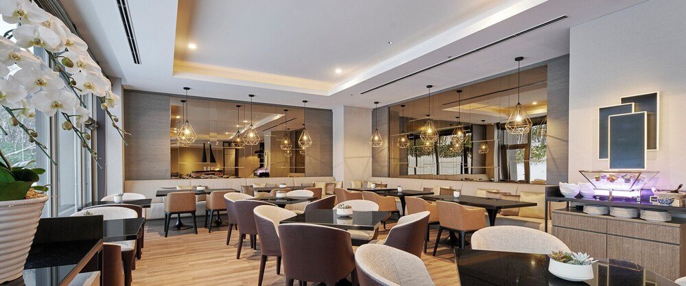 Restaurant with round tables