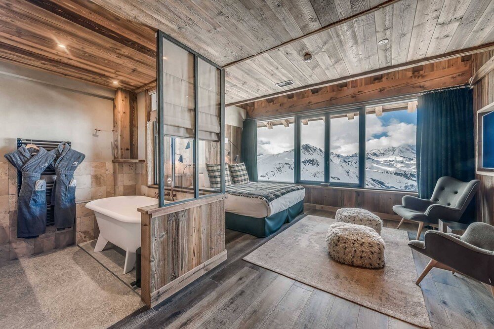 Modern bedroom at Le Refuge de Solaise in Val d'Isère