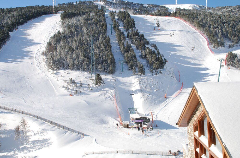 Ski resort with a chairlift near Soldeu in Grandvalira