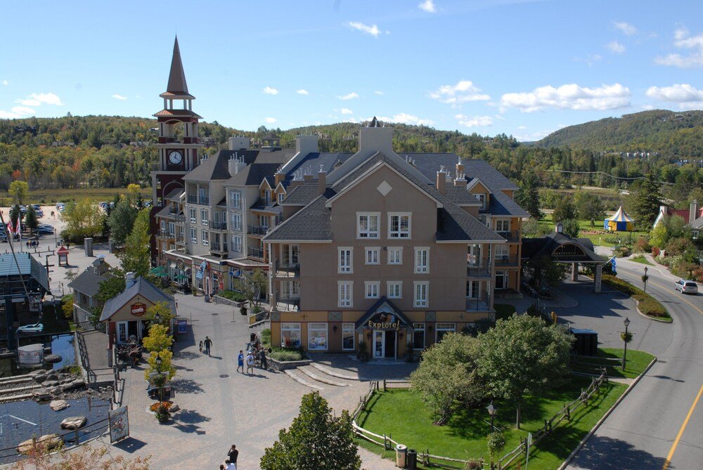 Large multi-storey Tour des Voyageurs building at Mont-Tremblant